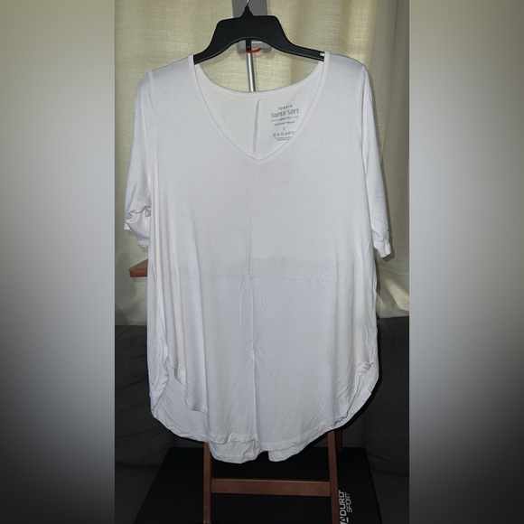 torrid Tops - Plus size- white t-shirt